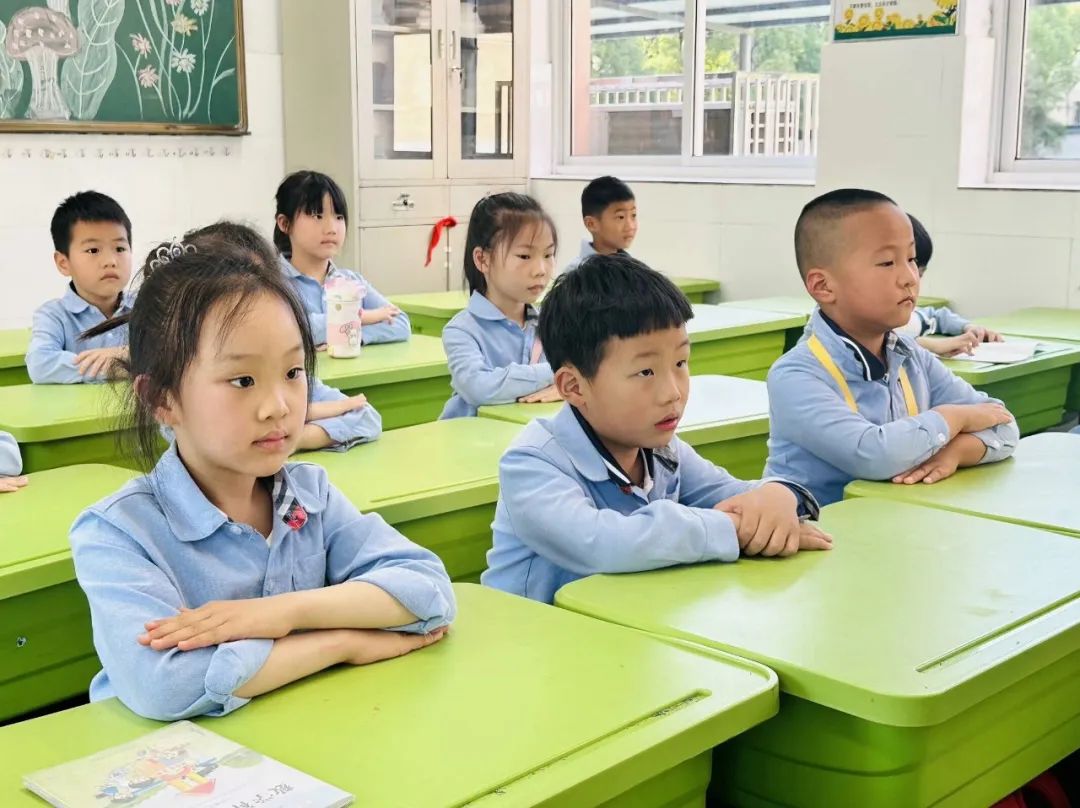 【幼小衔接】“趣”见小学,筑梦成长——紫薇幼儿园大班组入队仪式体验活动 第35张