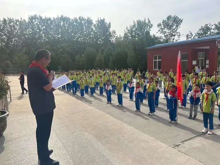 西河底明德小学2024年入队仪式 第25张