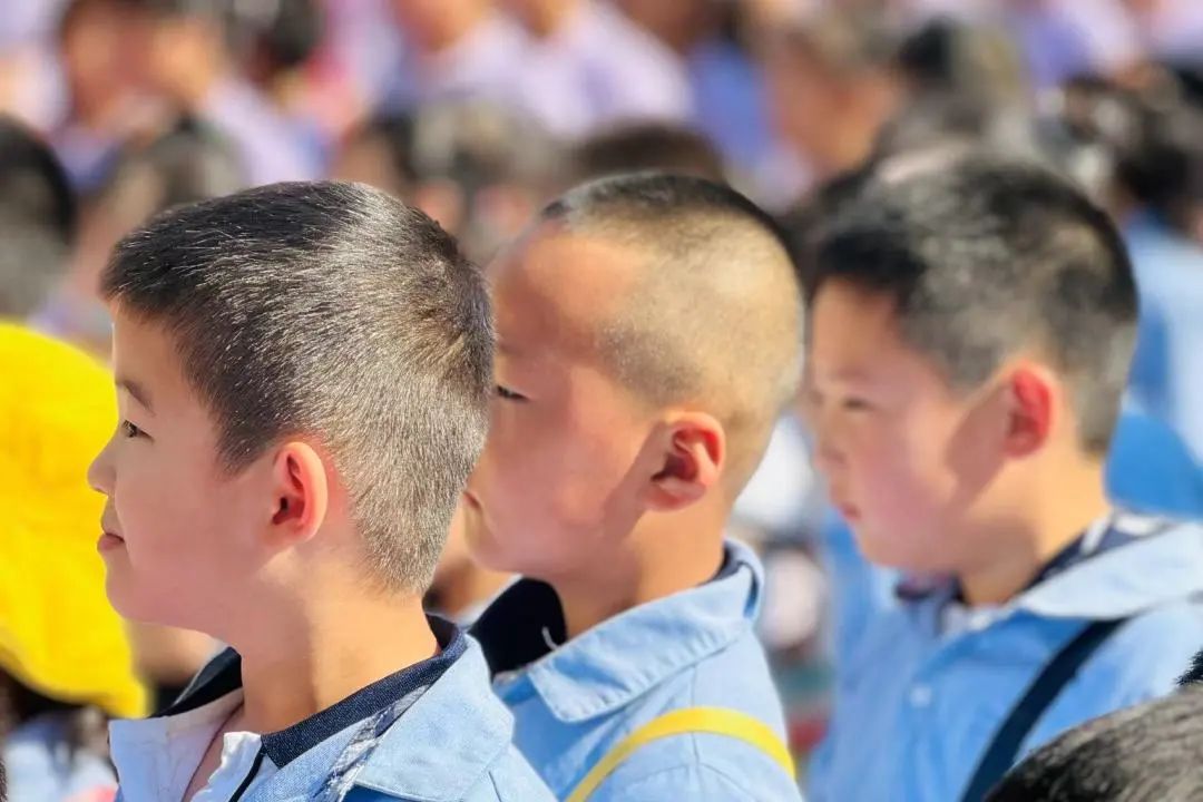 【幼小衔接】“趣”见小学,筑梦成长——紫薇幼儿园大班组入队仪式体验活动 第39张