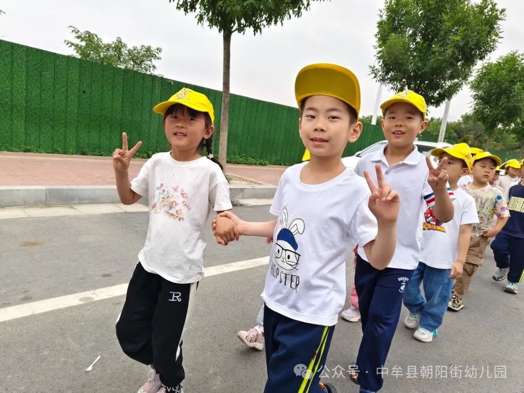 小学“慧”感知,衔接育成长——中牟县朝阳街幼儿园参观小学活动 第11张 小学“慧”感知,衔接育成长——中牟县朝阳街幼儿园参观小学活动 第11张