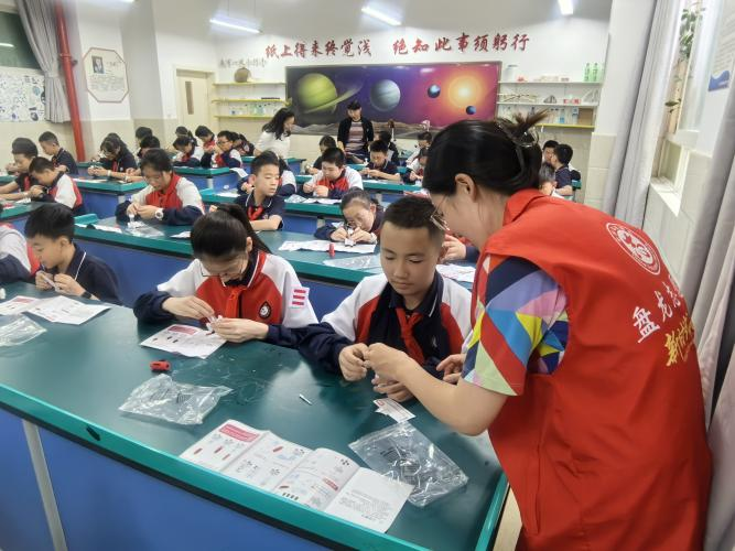 东庄小学科技活动周,见证孩子们航天梦想 第2张