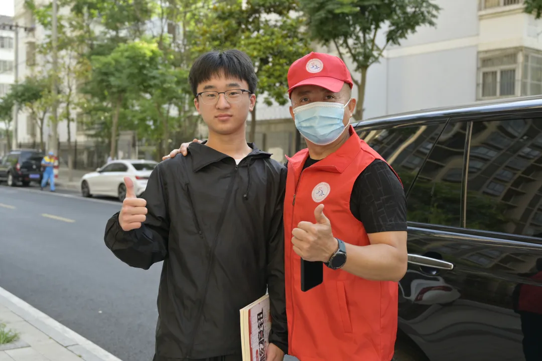 中高考期间,这样的车辆考生免费坐! 第8张