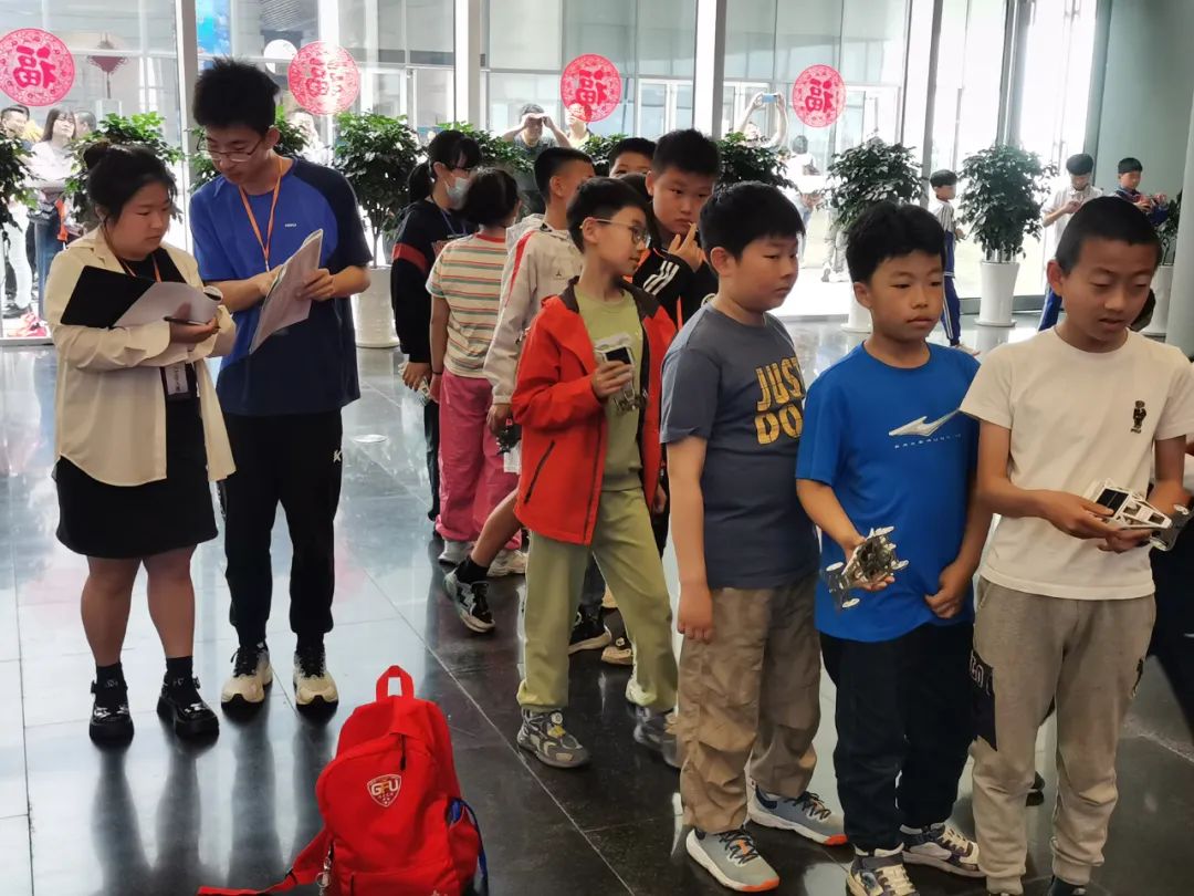 喜报!青岛宁夏路小学在青岛市车模竞赛中荣获团体冠军殊荣! 第5张