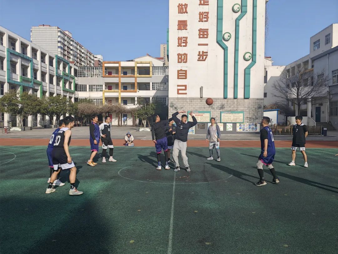团结街小学与市采秣小学开展校际篮球交流活动 第2张