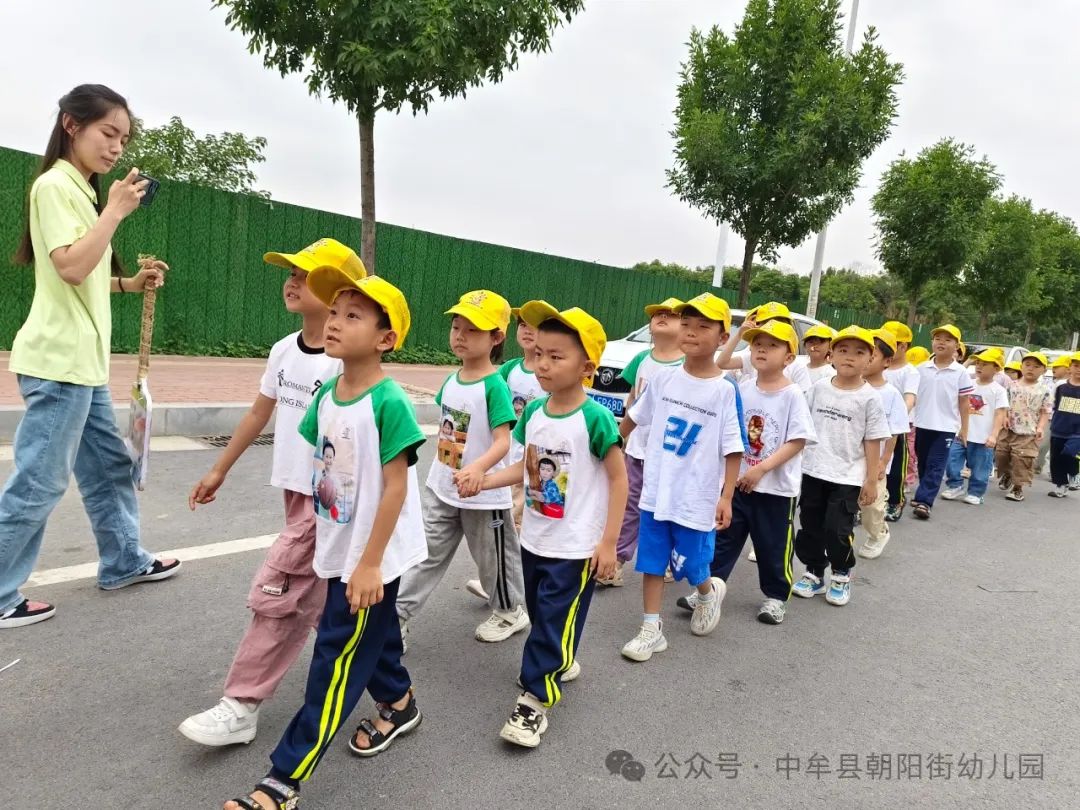 小学“慧”感知,衔接育成长——中牟县朝阳街幼儿园参观小学活动 第15张 小学“慧”感知,衔接育成长——中牟县朝阳街幼儿园参观小学活动 第15张