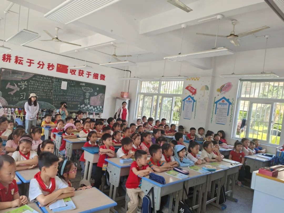 【初探小学 快乐衔接】滁州市三盛幼儿园大班组参观小学活动 第15张