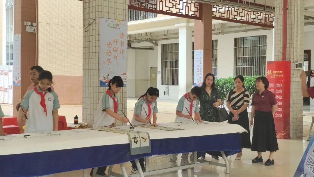 至美阅读  成就至美人生——港北区港宁小学迎接至美阅读特色学校评估检查纪实 第19张