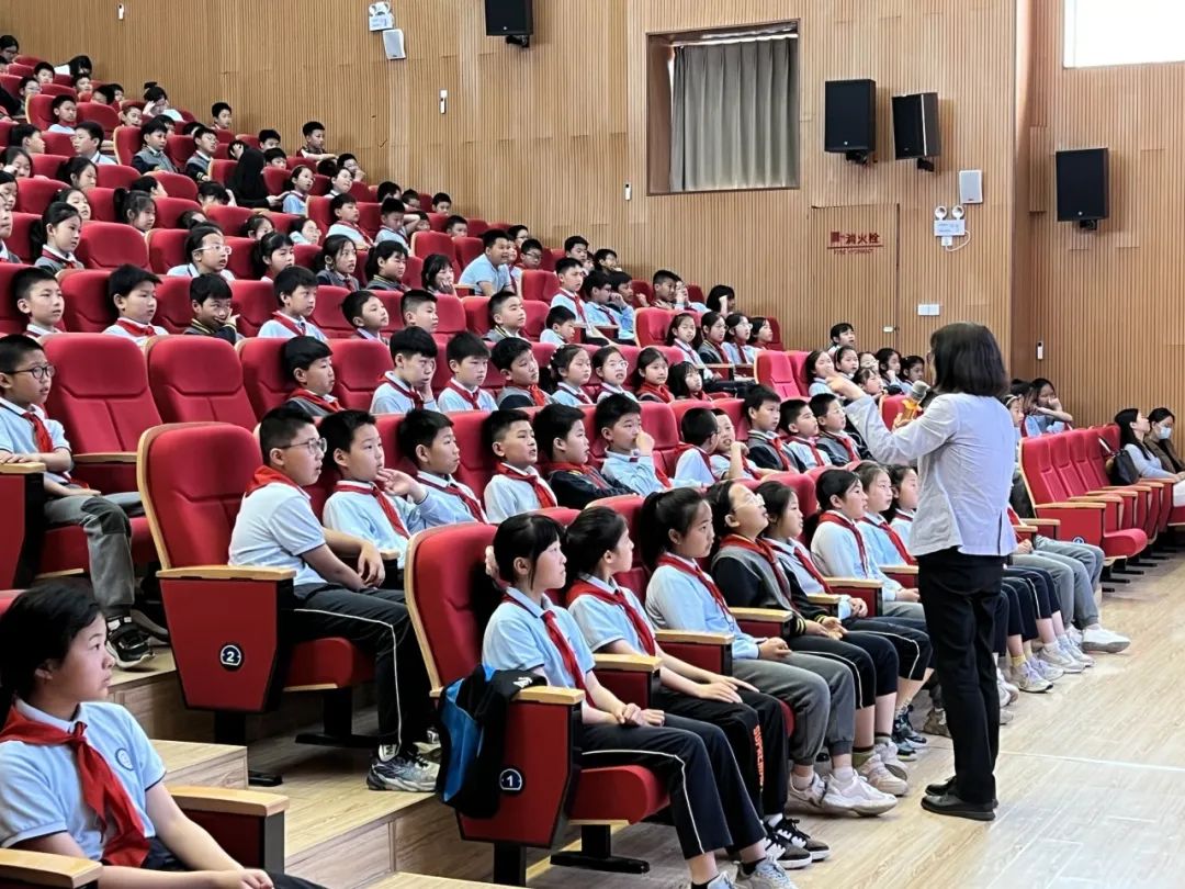 【第990期】建平临港小学 | 架桥梁 拓视野   增智慧 助启航 第24张