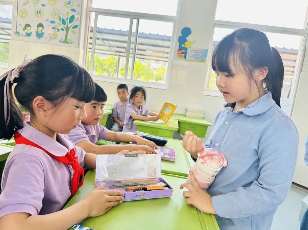 【幼小衔接】“趣”见小学,筑梦成长——紫薇幼儿园大班组入队仪式体验活动 第54张