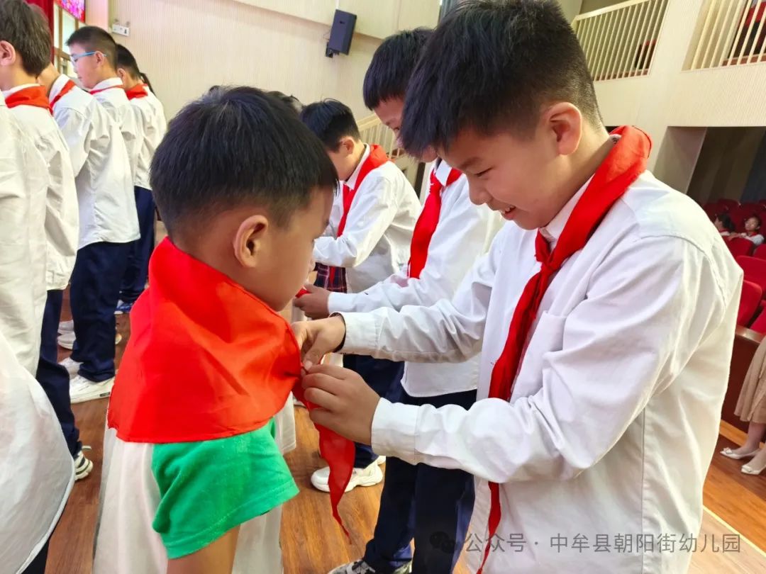 小学“慧”感知,衔接育成长——中牟县朝阳街幼儿园参观小学活动 第31张 小学“慧”感知,衔接育成长——中牟县朝阳街幼儿园参观小学活动 第31张