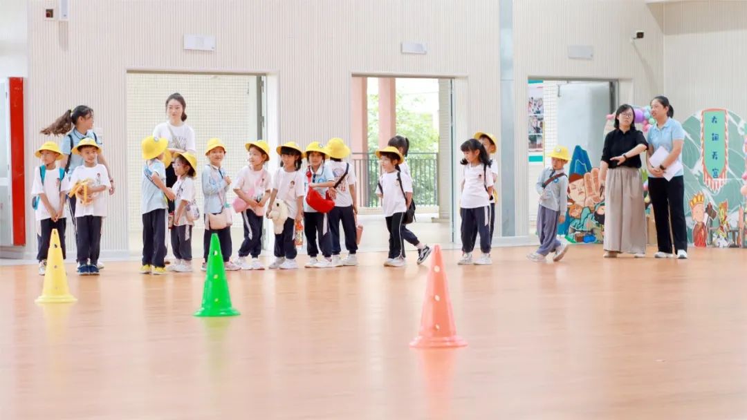 幼小衔接|“初遇小学,快乐启程”大班级幼儿走进小学活动 第26张