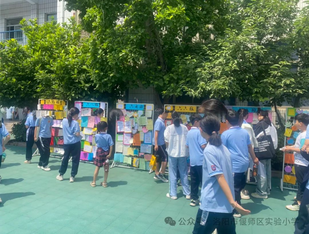 【毕业季】偃师区实验小学六年级毕业季系列活动之“毕业赠卡”展览 第23张