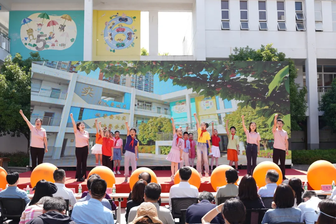 喜大普奔!镇江市红旗小学东吴分校挂牌成立! 第5张