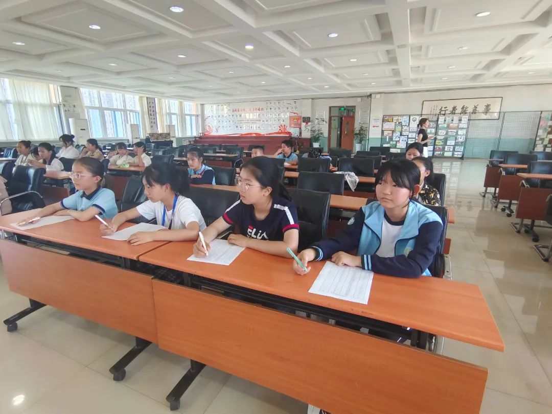 巧手绘面具 童心游园会——奎文区孙家小学举行第二十六届校园艺术节之面具秀活动 第53张