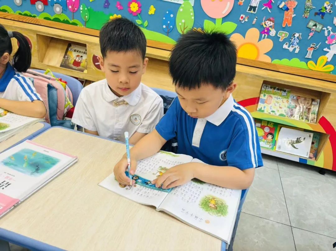 走进小学,幼见成长——宝澜雅苑幼儿园参观小学活动 第36张 走进小学,幼见成长——宝澜雅苑幼儿园参观小学活动 第36张