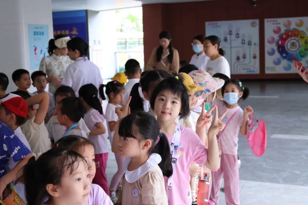 走进小学,幼见成长——宝澜雅苑幼儿园参观小学活动 第30张 走进小学,幼见成长——宝澜雅苑幼儿园参观小学活动 第30张