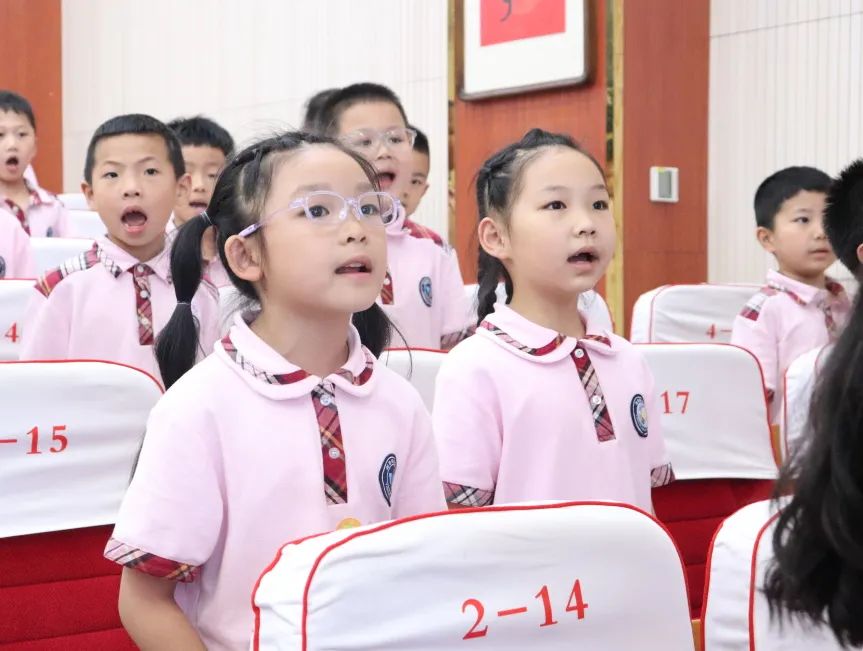 红领巾爱祖国 ——枝江英杰小学开展六一主题队日暨新队员入队仪式活动 第17张