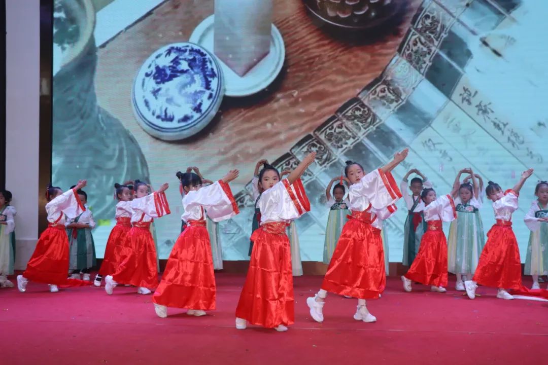 童心飞扬 梦想起航——曲靖经开区朝阳小学“六一”文艺汇演一年级专场 第74张 童心飞扬 梦想起航——曲靖经开区朝阳小学“六一”文艺汇演一年级专场 第74张