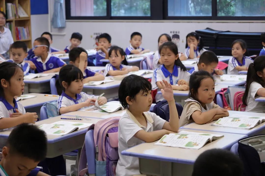 走进小学,幼见成长——宝澜雅苑幼儿园参观小学活动 第33张 走进小学,幼见成长——宝澜雅苑幼儿园参观小学活动 第33张