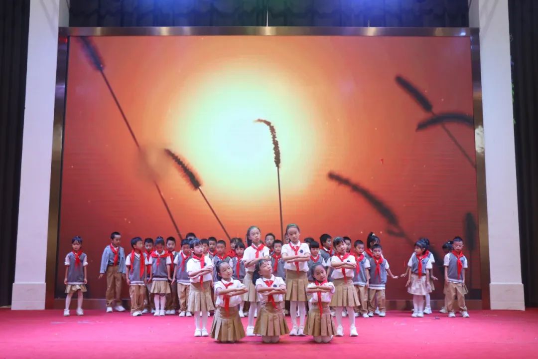 童心飞扬 梦想起航——曲靖经开区朝阳小学“六一”文艺汇演一年级专场 第48张 童心飞扬 梦想起航——曲靖经开区朝阳小学“六一”文艺汇演一年级专场 第48张