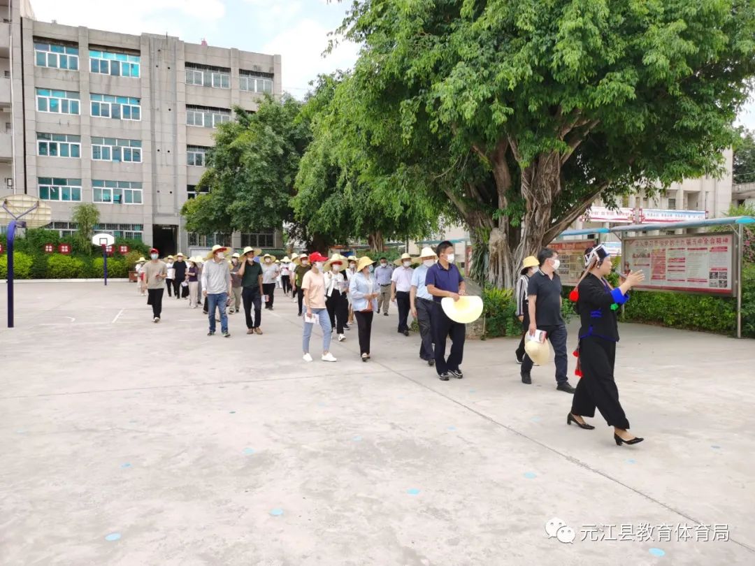玉溪市创建办观摩团莅临元江第二小学实地考察民族团结进步“进学校”工作 第2张