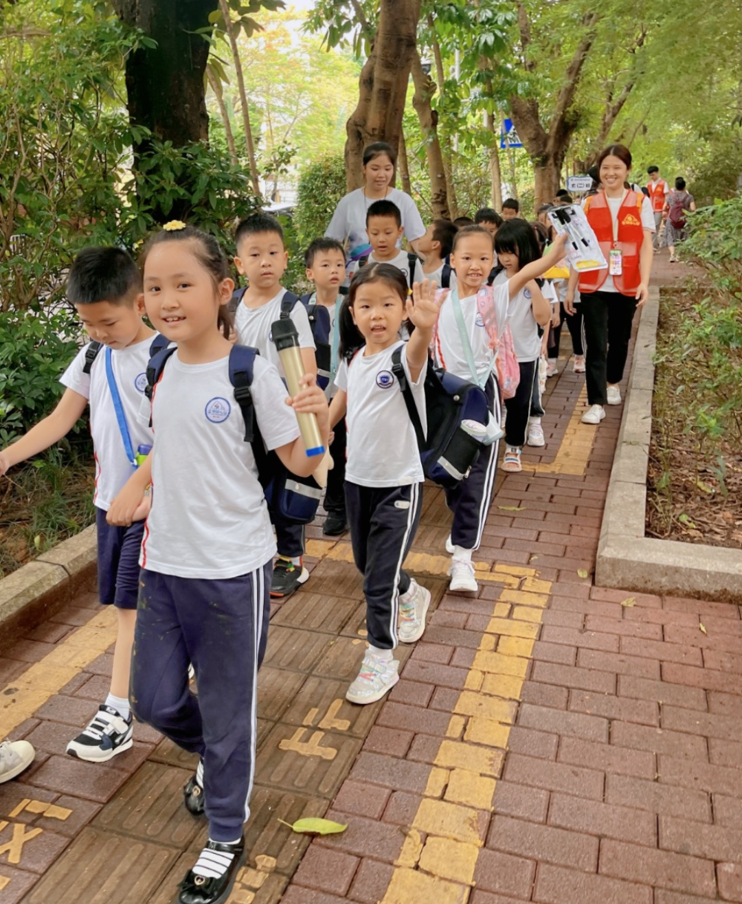 趣探小学 筑梦成长——金湖幼儿园大班组参观银湖实验小学 第32张 趣探小学 筑梦成长——金湖幼儿园大班组参观银湖实验小学 第32张
