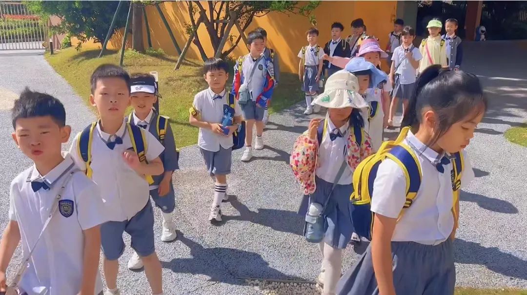 【雅趣童年】“趣”探小学,衔接有度——永嘉县博雅滨江幼儿园大班段参观小学活动 第44张 【雅趣童年】“趣”探小学,衔接有度——永嘉县博雅滨江幼儿园大班段参观小学活动 第44张