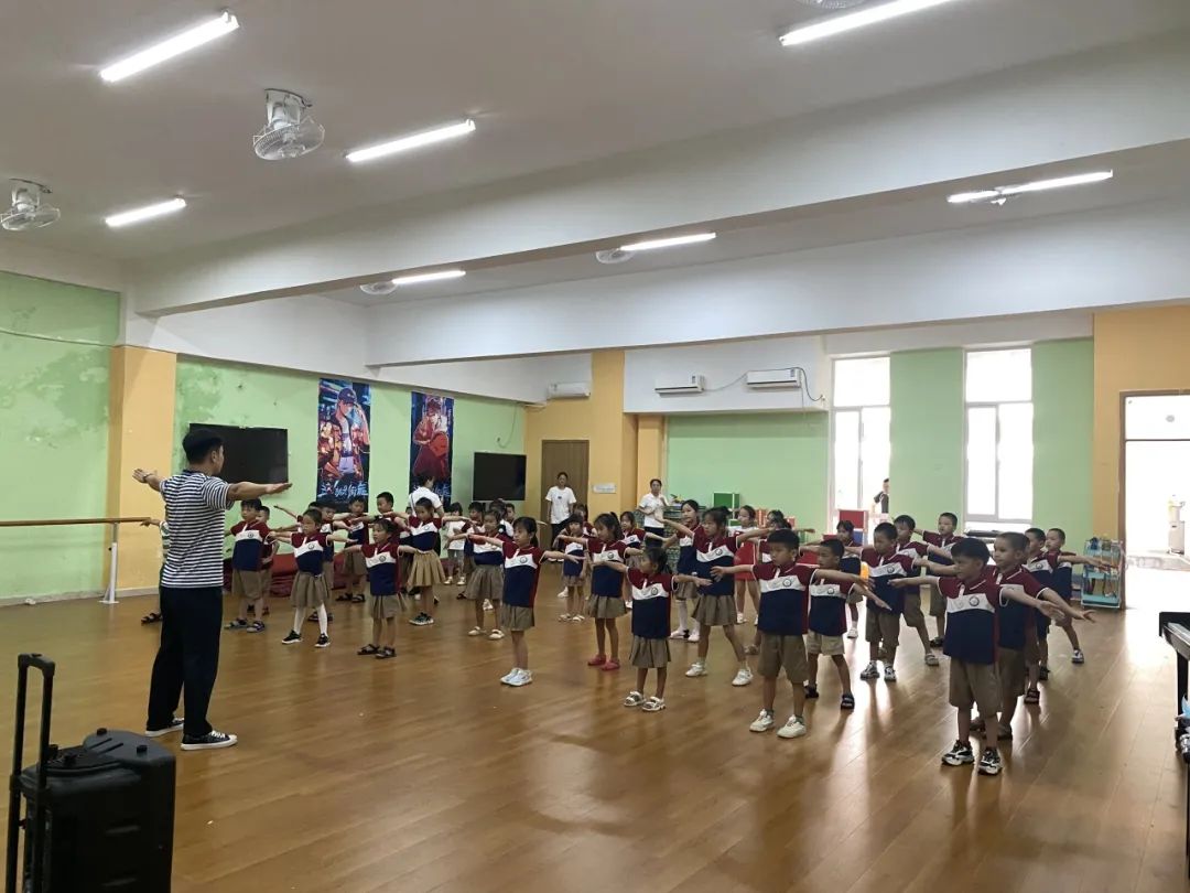 小学初探  筑梦新程----三亚市海棠区人才基地幼儿园参观小学活动 第30张