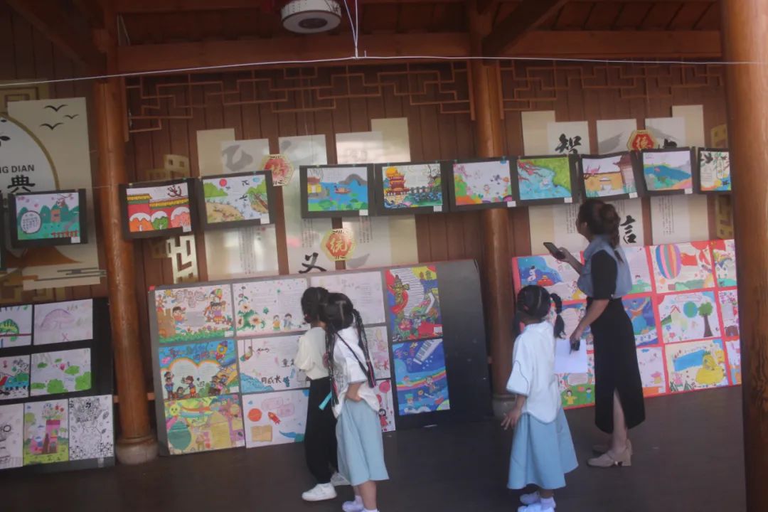 武曲小学开展“童心童趣同成长”庆“六一”活动暨2024年校园文化节活动 第7张 武曲小学开展“童心童趣同成长”庆“六一”活动暨2024年校园文化节活动 第7张