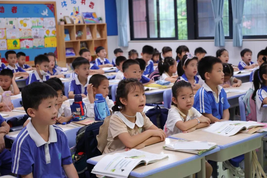 走进小学,幼见成长——宝澜雅苑幼儿园参观小学活动 第34张 走进小学,幼见成长——宝澜雅苑幼儿园参观小学活动 第34张