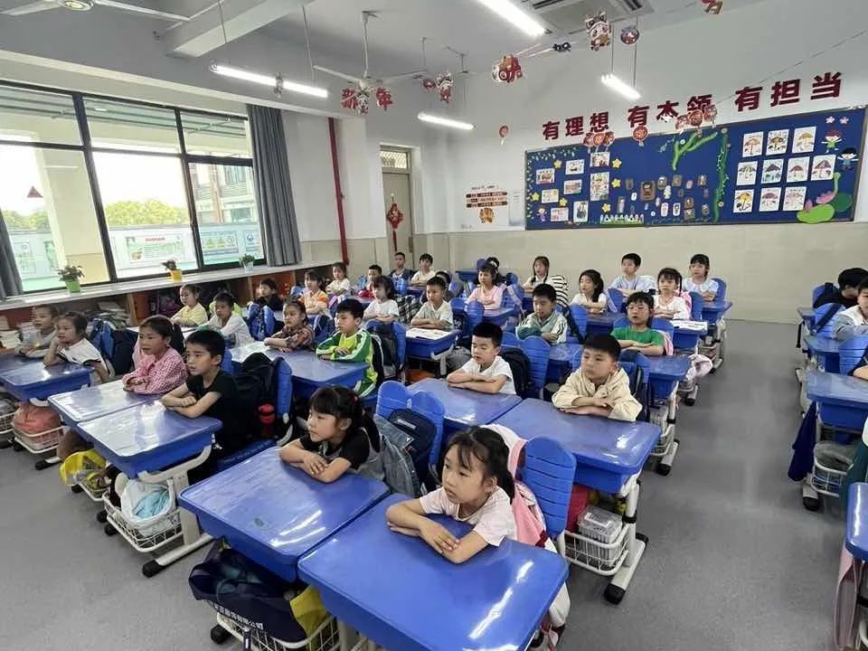 【 江丰小学】红领巾爱祖国,争做新时代好队员——江丰小学一年级入队仪式 第10张 【 江丰小学】红领巾爱祖国,争做新时代好队员——江丰小学一年级入队仪式 第10张