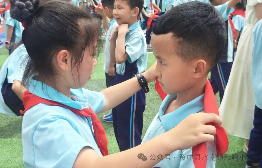 星星火炬 代代相传——资中县水南镇和鸣小学2022届少先队第三批次和2023届少先队第一批次少先队员入队仪式 第20张 星星火炬 代代相传——资中县水南镇和鸣小学2022届少先队第三批次和2023届少先队第一批次少先队员入队仪式 第20张