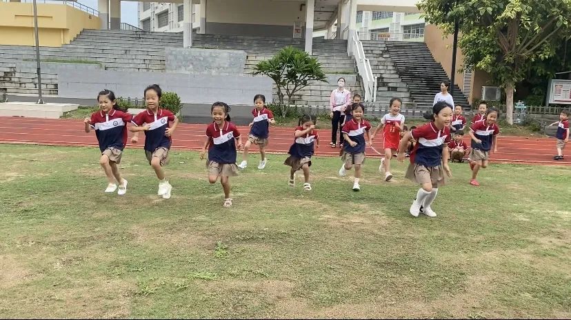 小学初探  筑梦新程----三亚市海棠区人才基地幼儿园参观小学活动 第19张
