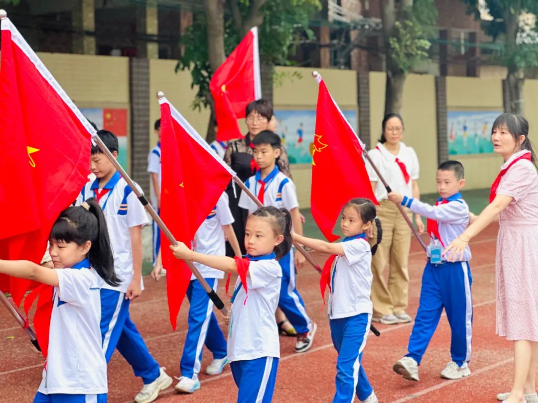 你好·少先队——西社幼儿园大班级到报国小学观礼少先队员入队仪式! 第28张