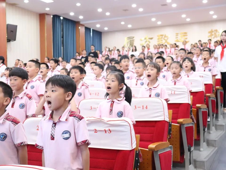 红领巾爱祖国 ——枝江英杰小学开展六一主题队日暨新队员入队仪式活动 第19张