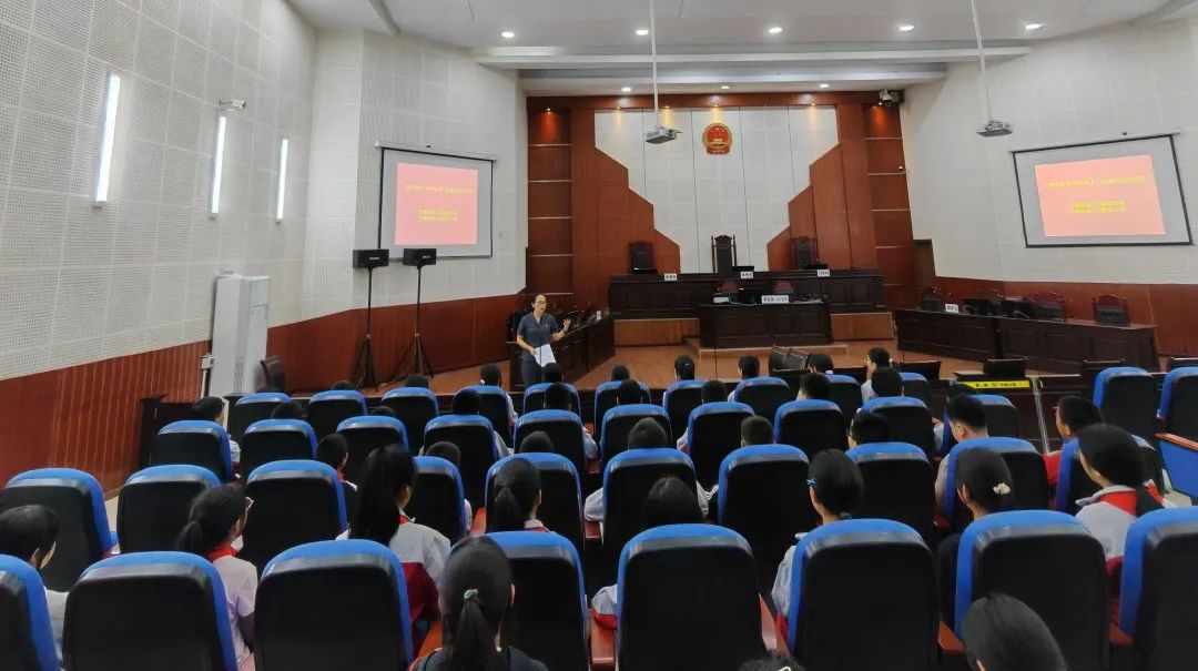 青年小学关工委开展民法典宣传月社会实践活动 第5张 青年小学关工委开展民法典宣传月社会实践活动 第5张