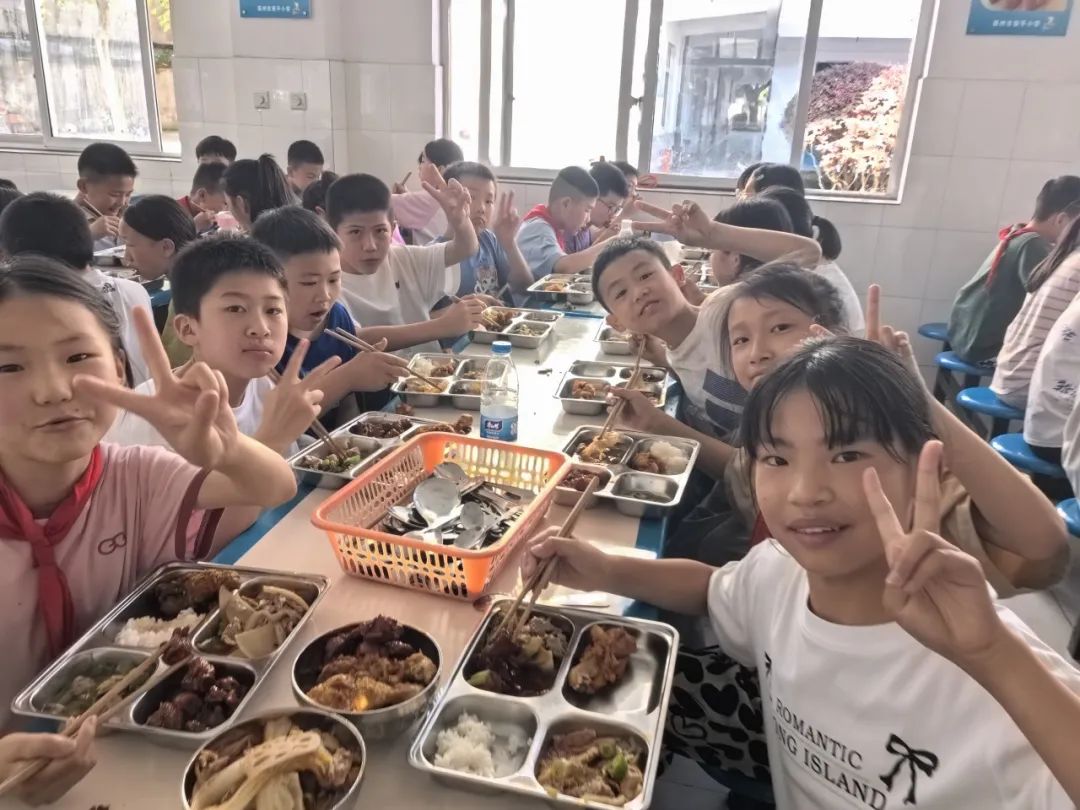 【鸣响 • 实践】崇平小学劳动实践课程“呦呦乐厨”之“烹”出精彩(五) 第82张