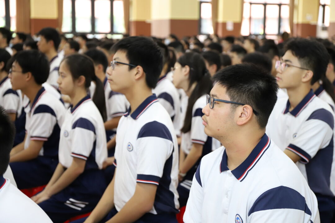 龙翔万里 决胜中考 ——广州市番禺区广铁一中铁英学校2024届初三年级中考冲刺动员大会 第10张 龙翔万里 决胜中考 ——广州市番禺区广铁一中铁英学校2024届初三年级中考冲刺动员大会 第10张