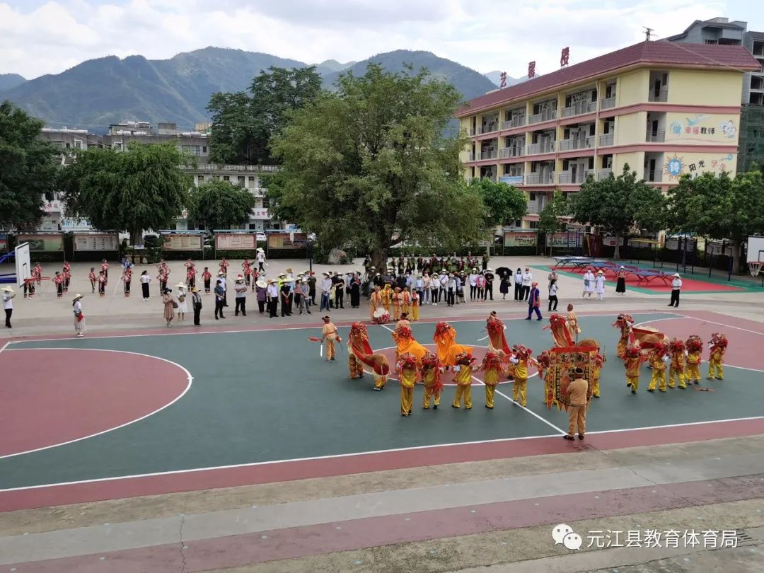 玉溪市创建办观摩团莅临元江第二小学实地考察民族团结进步“进学校”工作 第6张