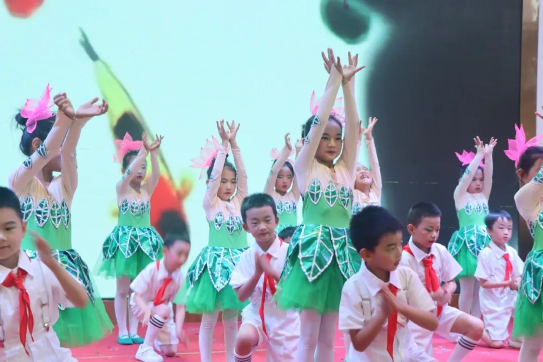 童心飞扬 梦想起航——曲靖经开区朝阳小学“六一”文艺汇演一年级专场 第113张 童心飞扬 梦想起航——曲靖经开区朝阳小学“六一”文艺汇演一年级专场 第113张