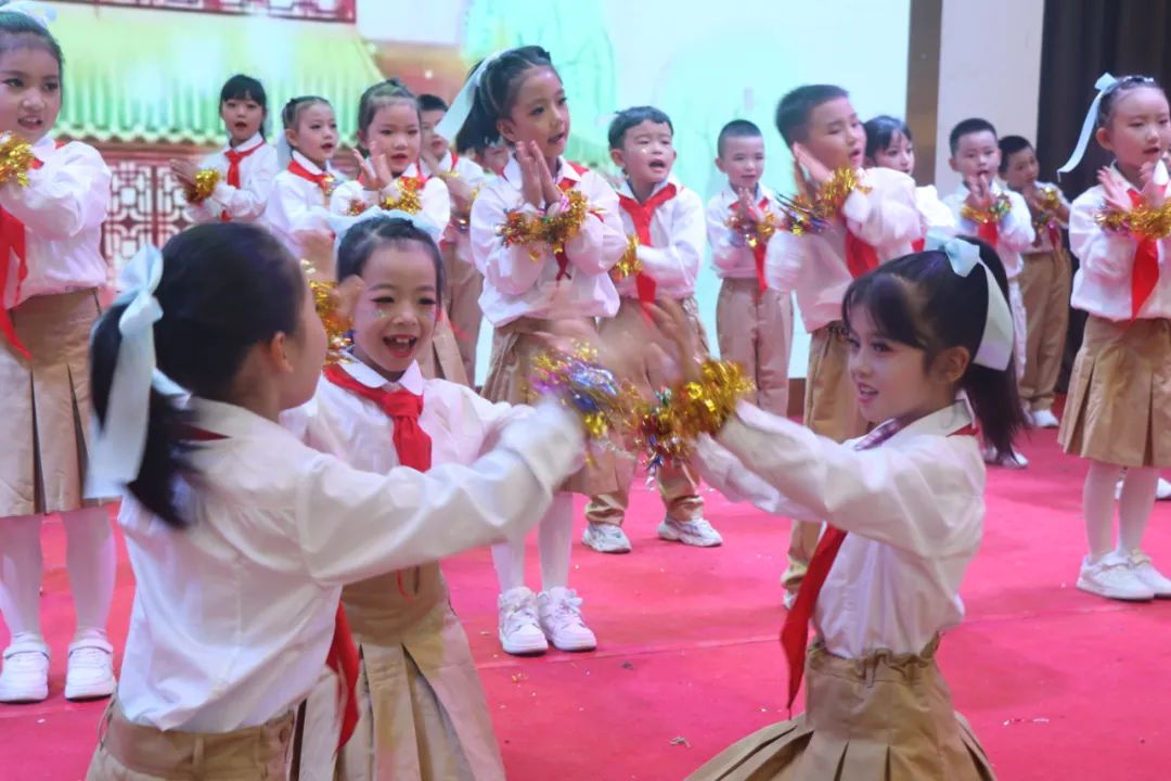 童心飞扬 梦想起航——曲靖经开区朝阳小学“六一”文艺汇演一年级专场 第84张 童心飞扬 梦想起航——曲靖经开区朝阳小学“六一”文艺汇演一年级专场 第84张