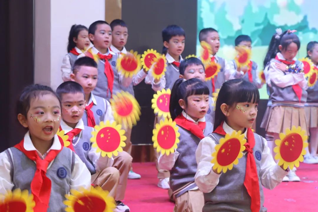 童心飞扬 梦想起航——曲靖经开区朝阳小学“六一”文艺汇演一年级专场 第93张 童心飞扬 梦想起航——曲靖经开区朝阳小学“六一”文艺汇演一年级专场 第93张
