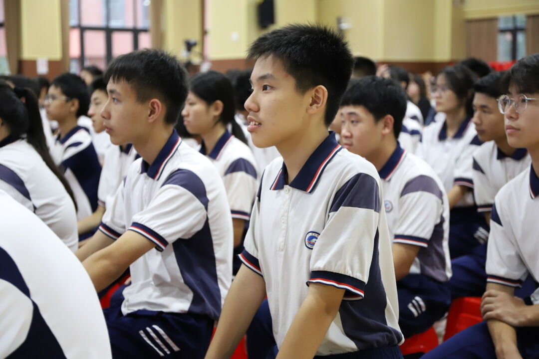 龙翔万里 决胜中考 ——广州市番禺区广铁一中铁英学校2024届初三年级中考冲刺动员大会 第16张 龙翔万里 决胜中考 ——广州市番禺区广铁一中铁英学校2024届初三年级中考冲刺动员大会 第16张