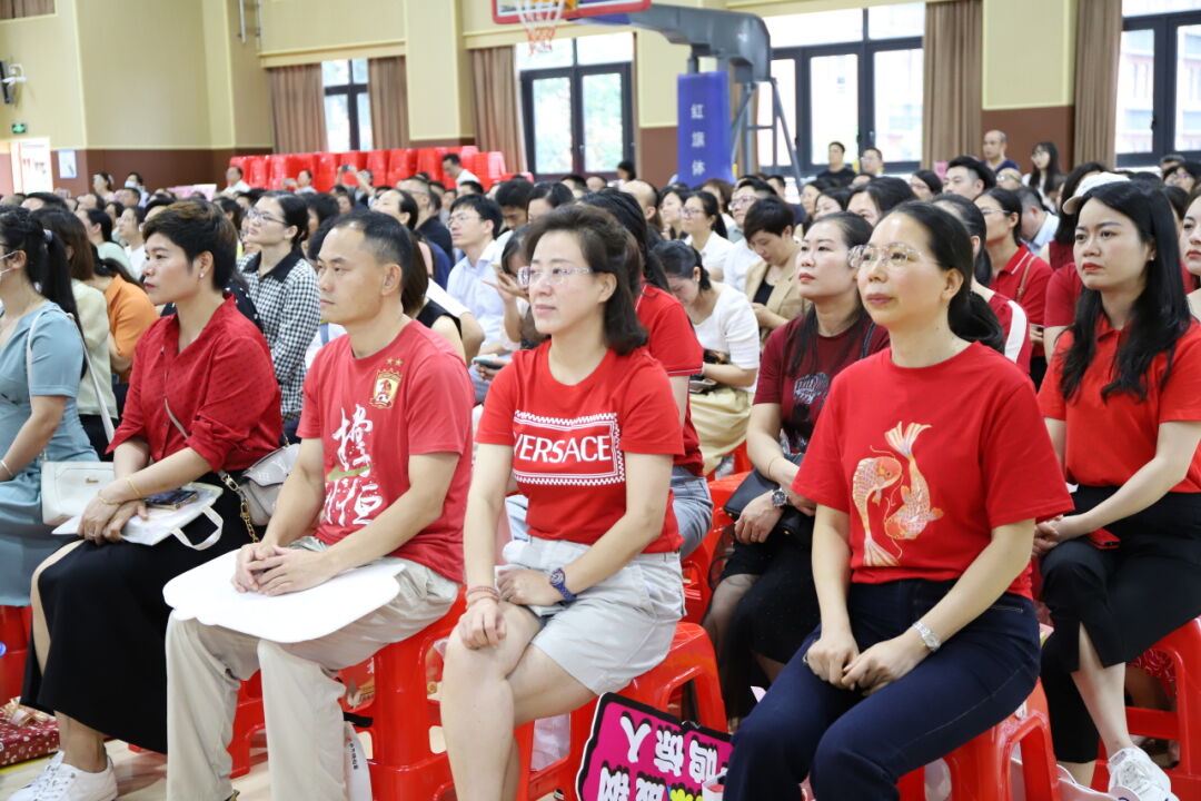 龙翔万里 决胜中考 ——广州市番禺区广铁一中铁英学校2024届初三年级中考冲刺动员大会 第8张 龙翔万里 决胜中考 ——广州市番禺区广铁一中铁英学校2024届初三年级中考冲刺动员大会 第8张