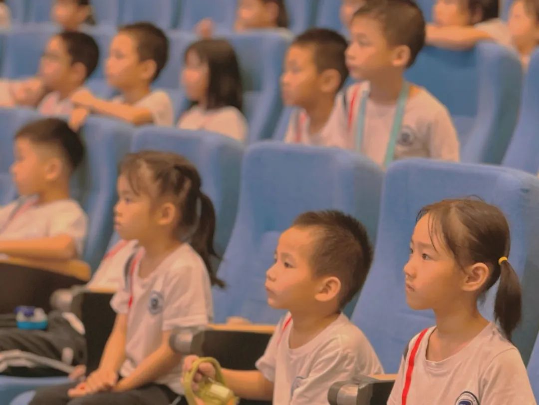 趣探小学 筑梦成长——金湖幼儿园大班组参观银湖实验小学 第38张 趣探小学 筑梦成长——金湖幼儿园大班组参观银湖实验小学 第38张