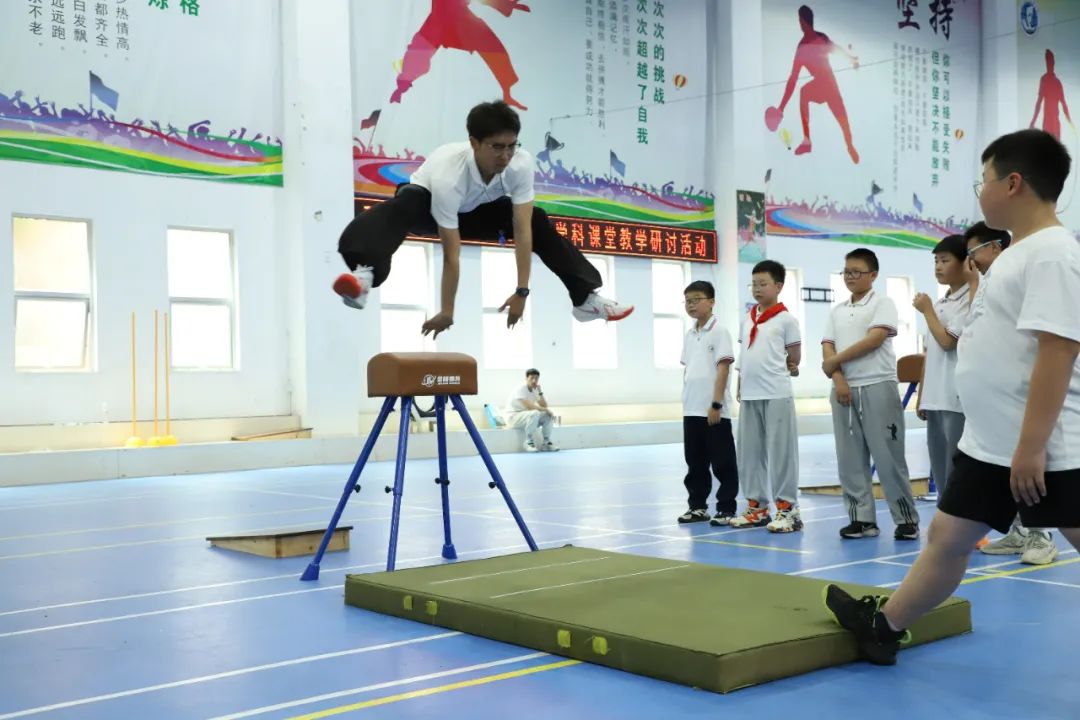 “基于课程标准、落实课堂转型”三门县小学体操大单元教学策略研讨活动暨台州市陈阳课改先锋教师工作坊集中研训活动 第5张