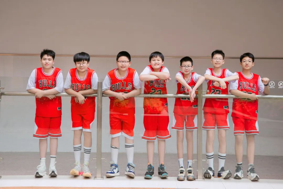 〖回不去的时光〗 无锡市新吴区高浪小学2024届六( 5 )班毕业微电影 · 先行预告片·全城首映!-梦享毕业季·荣誉出品 第15张