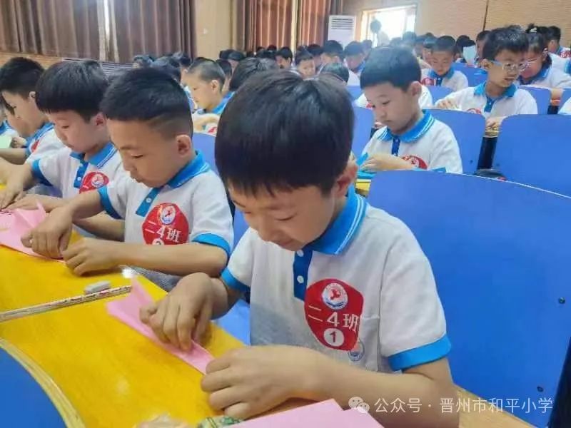 放飞梦想 快乐成长——和平小学学科融合实践活动之纸飞机大赛 第8张 放飞梦想 快乐成长——和平小学学科融合实践活动之纸飞机大赛 第8张