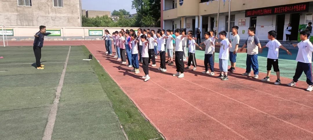 正午中心小学:深化教育交流 共促学生成长 第5张 正午中心小学:深化教育交流 共促学生成长 第5张