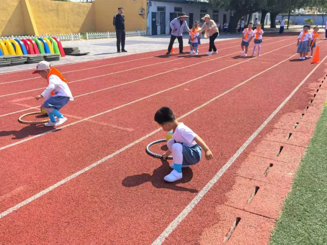 【创新·一小】新民市城区第一小学幼儿园“缤纷六一  童心飞扬”庆“六一”亲子运动会 第39张